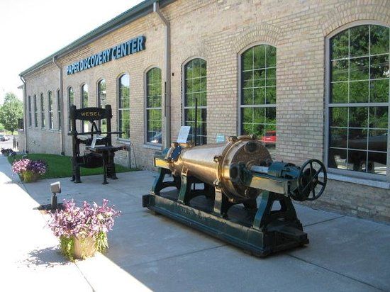 Paper Discovery Center