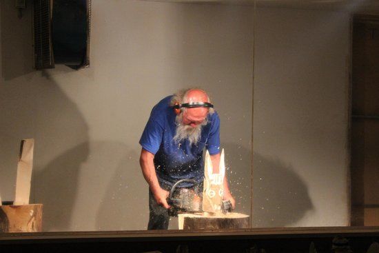 Wild Mountain Man Ray's Chainsaw Show