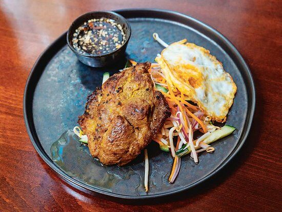 Madame Lyn Restaurant