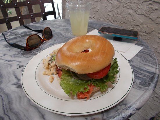 Street Cafe and Coffee Lounge